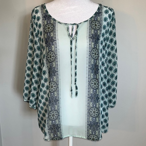 Old Navy Sheer Boho Medallion Top Size Medium - Picture 1 of 6